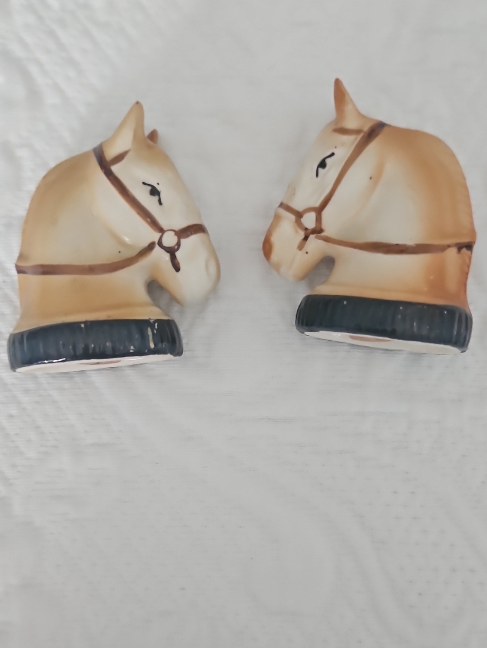 Hand-Painted Horse Head Salt And Pepper.9